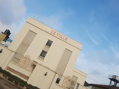 Le Ville Hotel and Suites Hotels near Emmanuel Baptist Church, Odo Ona, Apata, Ibadan