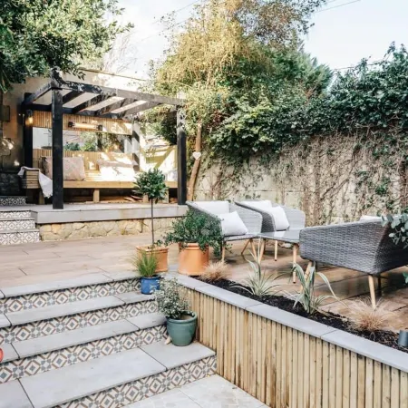 Central Townhouse with Garden & Free Parking