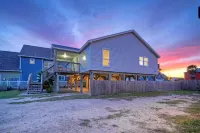 Near the Beach w/ Pool, Boat Parking Golf Cart Zone Agave House by Avantstay