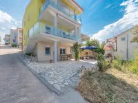 Apartments Lilly Hotels in Zdrelac