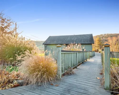 鷹巢，情侶度假屋 - 熱水浴缸和美景 曼斯費爾德酒店