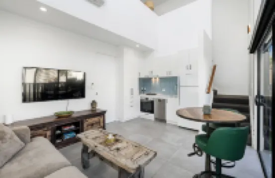 1 Bedroom Modern Townhouse in Casuarina