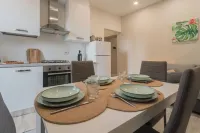 Zezio 44 by Rent All Como Hotels in Albese Con Cassano