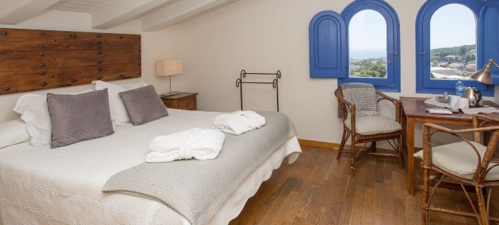 Hostal de la Plaça - Hotel Boutique Hotels in Maresme