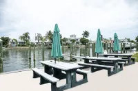 Bayside Inn and Marina