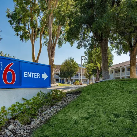 Motel 6 Thousand Oaks, CA