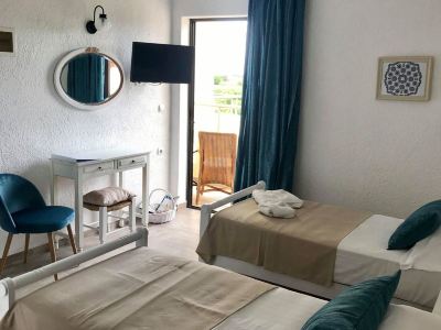 Elounda George Studios