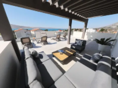 Villa with Heated Pool โรงแรมในSeline