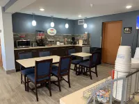 Super 8 by Wyndham Cookeville - 朝食