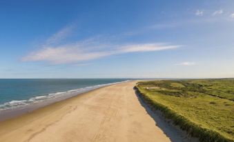 Luxurious, 2 Bathroom Holiday Home, 1,5 km from the Beach