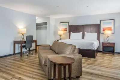 Red Lion Inn & Suites des Moines Hotels in Des Moine