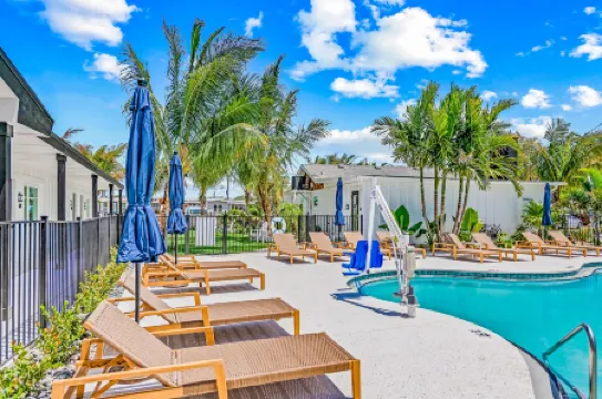 Pelican Post at Anna Maria Island Inn