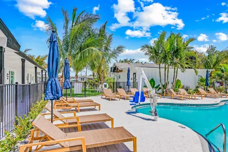 Pelican Post at Anna Maria Island Inn