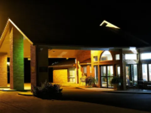 Four Seasons Lodging Hotels in Posey County