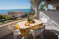 Apartment 250 Meters from the Beach: Sea View