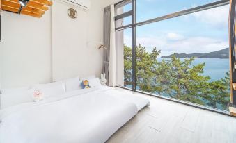 Yeosu Sea&Blue Family Pension