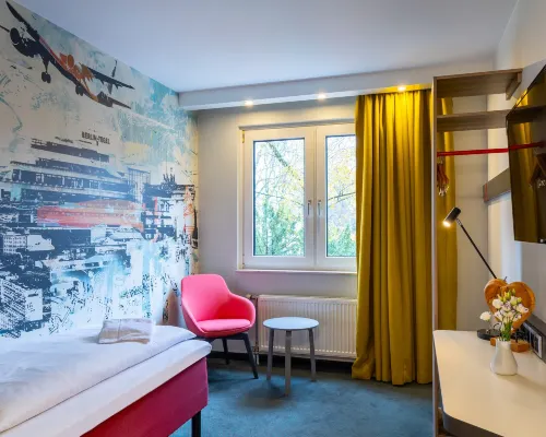 جود مورنينج بيرلين سيتي ويست Hotels near محطة مترو لينداور آليه