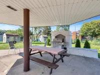 Park Bungalow #4 - Seacliff Beach Suites