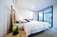 Luxury and Stylish Apt on NB Ave Các khách sạn ở Turner