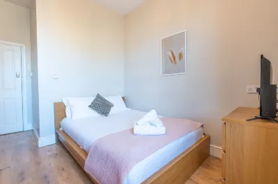 Bloomfield 5 Hotels near Parkdean Resorts Regent Bay Holiday Park, Morecambe
