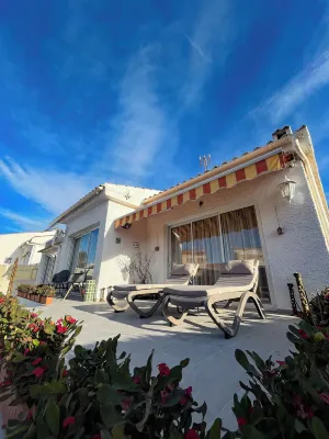 Casa Las Mariposas B&B Hotel a Quesada