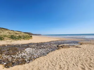 Gower Hideaway - 3 Bed - Ocean Breeze Hotel dekat Culver Hole Cave