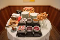 Hotel Gude - breakfast