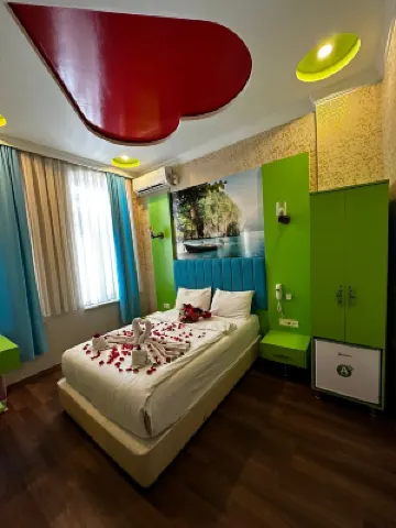 Hotel Megaron Hotel dekat Istana Topkapi