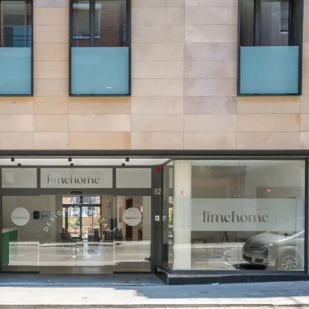 Limehome Barcelona Carrer de Besalú 82 Отели рядом с достопримечательностью «Сант-Андреу»