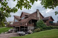 Thumper Pond Resort Hotels in Otter Tail County