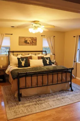 Twain Harte, Sugar Bear Cabin near snow parks and Dodge Ridge.Cozy Cabin