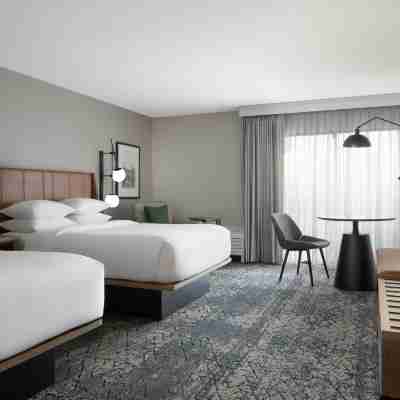Sheraton Westport Chalet Hotel St. Louis Rooms