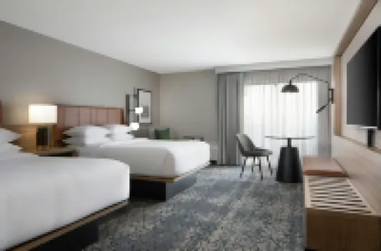 Sheraton Westport Chalet Hotel St. Louis