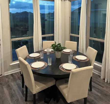 Spacious house great for indoor/outdoor gatherings in Bryan-College Station