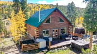 Hot Tub and Cozy Loft with Game Room - Stunning Secluded Cabin