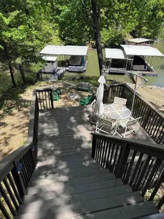 Lakefront Cabin House near Camdenton at Lake of the Ozarks