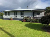 Walpole House is a cosy getaway by the Walpole inlet with a large backyard. Hotels in Walpole
