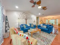 Spacious Fenced Yard and Cozy Living Space - Charming Bo-Ho Retreat Hotels in Centerville