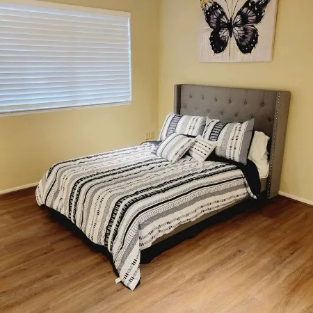 Modern Secluded 2 BR 1.5 Bath