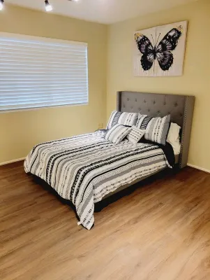 Modern Secluded 2 BR 1.5 Bath