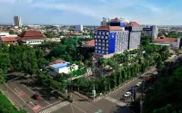 Novotel Solo Hotel dekat Velodrome Manahan