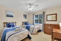 Sunshine Home Retreat Heated Pool on Canal Hotel di Cape Coral