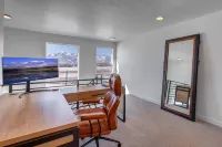 Breathtaking Views and Modern Amenities - Luxurious Mountain Retreat