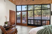 Epic Red Rock Views and Cozy Firepits - Stunning Sanctuary