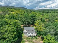 Breathtaking Mountain Views and Cozy Fireplace - Stunning Modern Retreat