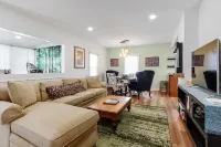 Newly Renovated |Private Home in the Heart of Downtown Lake Geneva |Dog Friendly |Secluded Back Deck Hotels in Lyons