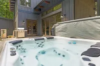 Gorgeous Mountain Sanctuary with Hot Tub and Gourmet Kitchen - Unique Retreat