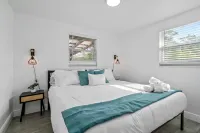 Peaceful Village Haven with Fire Pit - Tranquil Stylish Retreat Hotels in Hillsborough County
