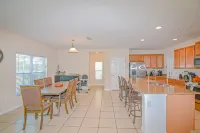 Stunning Retreat - Pool, Theme Parks, Modern Comforts Hotels in Davenport
