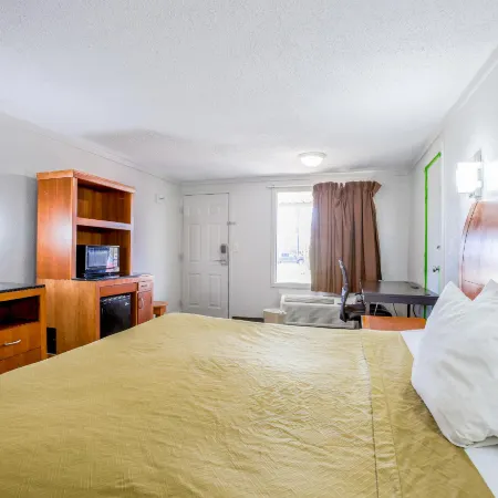 Cozy Garden Inn by OYO Hwy 40 Richmond